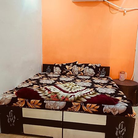 Jay Shree Radhey Home Stay Mathura Exterior foto